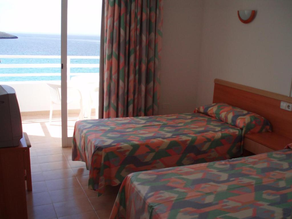 S'Arenal Apartments Portinatx Room photo